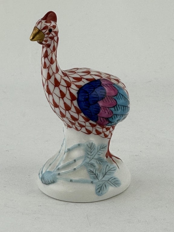 Herend Sm. Guinea Fowl Red Porcelain 5100: Herend Sm. Guinea Fowl Red Porcelain 5100 Handpainted Herend porcelain small guinea fowl in red (VH) fishnet pattern with multi-color and 24k gold accents. Maade by Herend of Hungary. Marked "5100 179