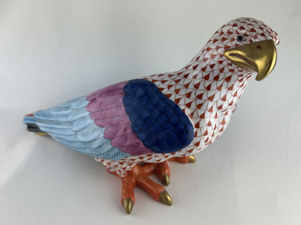 Very Rare Herend Lrg Hunting Eagle Red 5070: Very Rare Herend Lrg Hunting Eagle Red 5070 Handpainted Herend porcelain large hunting eagle in red (VH) fishnet pattern with 24k gold and brightly colored accents. Very rare early piece made by Heren