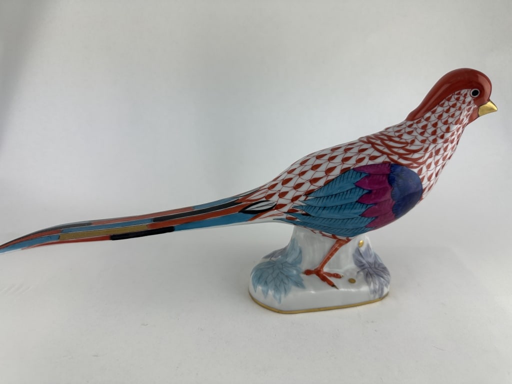 1939 Early Rare Herend Red Pheasant 1 of 2 5080: 1939 Early Rare Herend Red Pheasant 1 of 2 5080 Handpainted Herend porcelain long tailed pheasant in red (VH) fishnet pattern with 24k gold and brightly colored accents. Rare early piece made by Heren