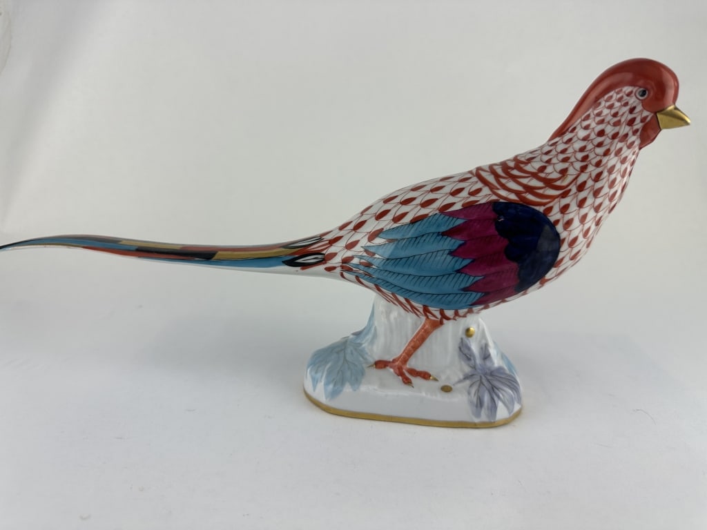 1939 Early Rare Herend Red Pheasant 2 of 2 5080: 1939 Early Rare Herend Red Pheasant 2 of 2 5080 Handpainted Herend porcelain long tailed pheasant in red (VH) fishnet pattern with 24k gold and brightly colored accents. Rare early piece made by Heren
