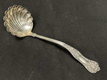Solid Sterling Shell Ladle Hennegen Bates 8.195 Tr