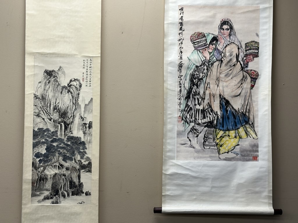 2 Chinese Wall Hanging Paper Scrolls Painted Scene (1 of 13)