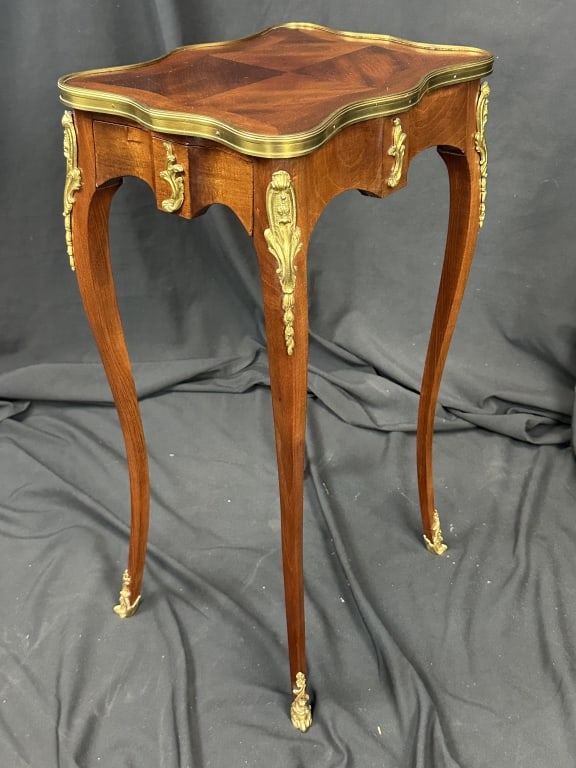Louis XVI-Style Marquetry Table w/Pullout Tray & (1 of 15)