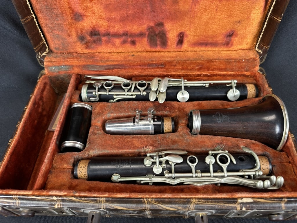 Buffet Crampon & Cie Paris Academy Model Clarinet (1 of 8)