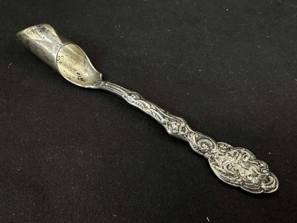Rare Gorham Sterling "Versailles" Cheese Scoop (1 of 10)