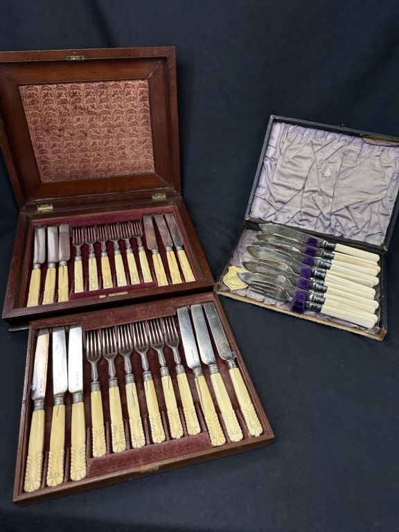 Silver & Celluloid Fork & Knife Sets for 18 People (1 of 17)