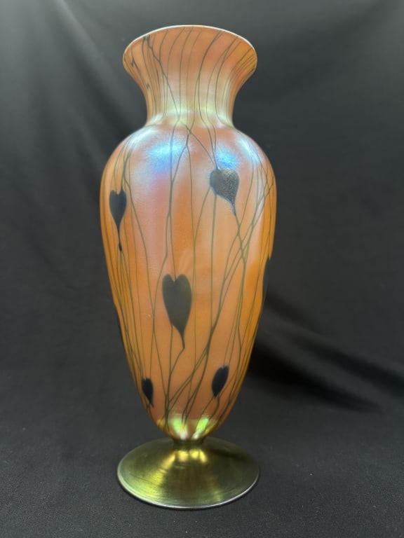 Rare Durand Iridescent Art Glass Vase Heart & Vine (1 of 7)