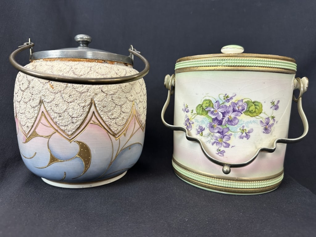 2 Antique English Pottery Lidded Biscuit Barrels (1 of 11)