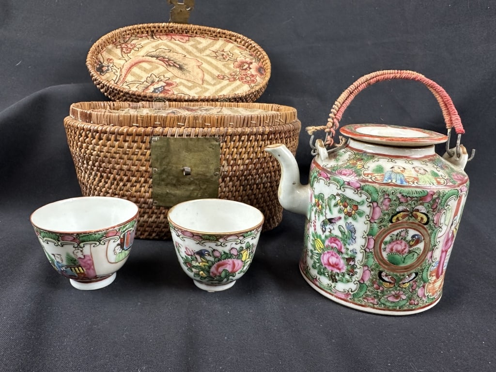 Famille Rose Medallion Porcelain Traveling Tea Set (1 of 14)