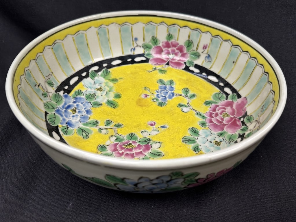 Japanese Nippon Porcelain Handpainted Serving Bowl (1 of 11)