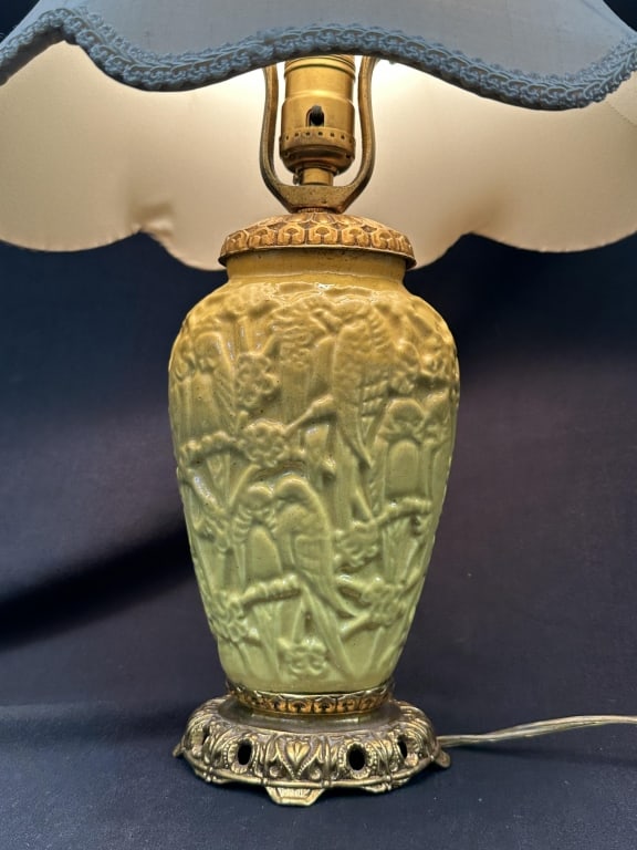 Stangl Yellow Pottery Lovebirds Relief Table Lamp (1 of 16)