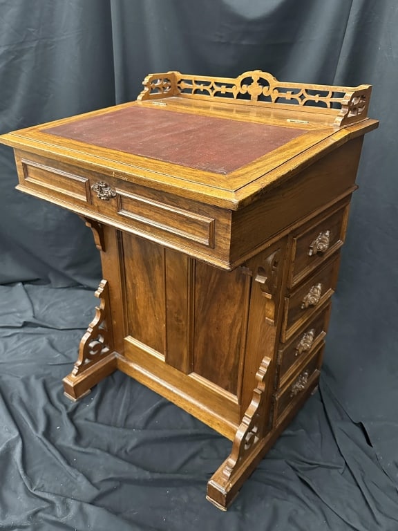 Victorian 5-Drawer Oak Quarter Sawn Captains Desk (1 of 20)