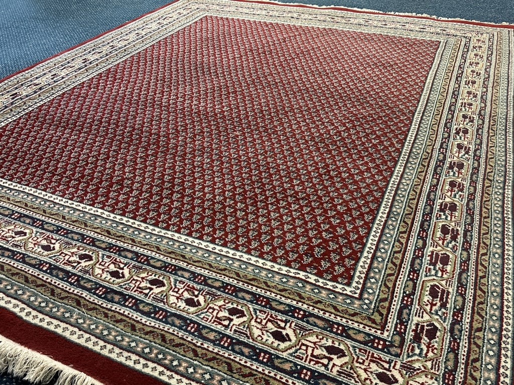 Traditional Handknotted Saraband Oriental Carpet (1 of 17)