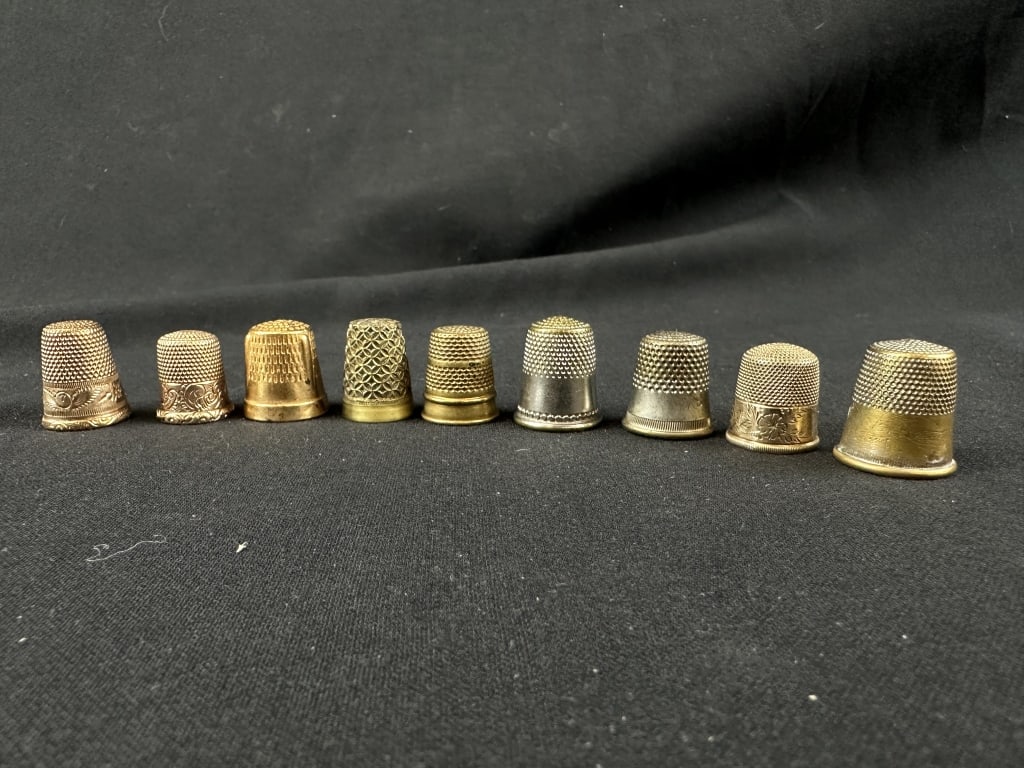 Antique Gold Plated & Brass Metal Thimbles 9 pcs (1 of 10)