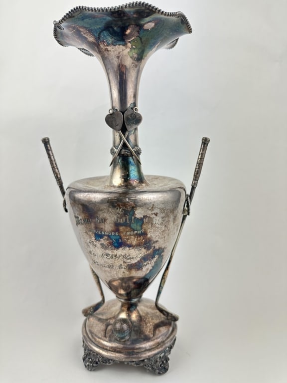 1896 Golf Club Silver Governors Trophy Wa-no-ka: Antique Wa-no-ka Golf Club Governors Trophy in silver, engraved with winners from 1896 to 1898. An early and historically significant golf trophy with strong collector and display appeal. This elegant