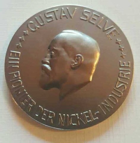 Antique Nickel Plaquette: Antique Nickel Plaquette made by the Scovill company of Waterbury Ct. The two sided Plaquette features the profile portrait of a man on the front and an inscription that reads "GUSTAV SELVE EIN PIONIE