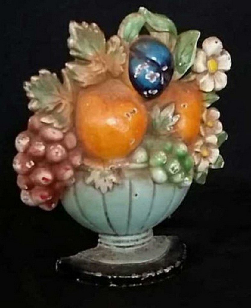 Antique/Vintage Painted Iron Doorstop Fruit Basket (1 of 4)