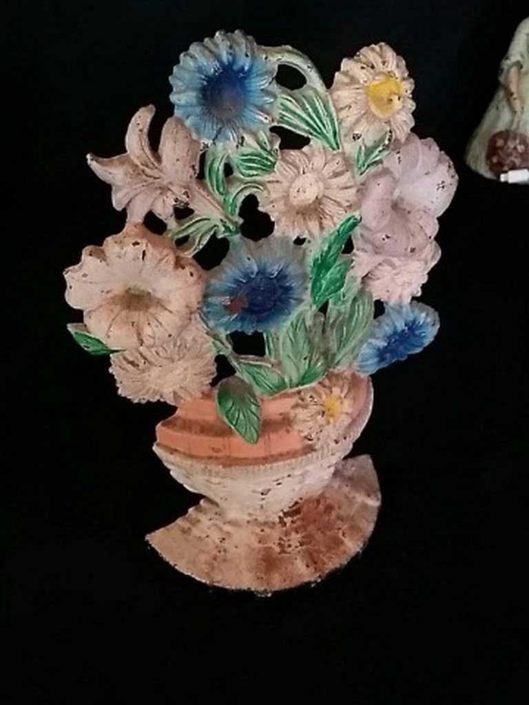 Vintage Painted Iron Doorstop of Basket of Flowers (1 of 5)