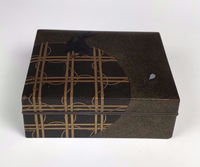 Japanese lacquer box (1 of 9)