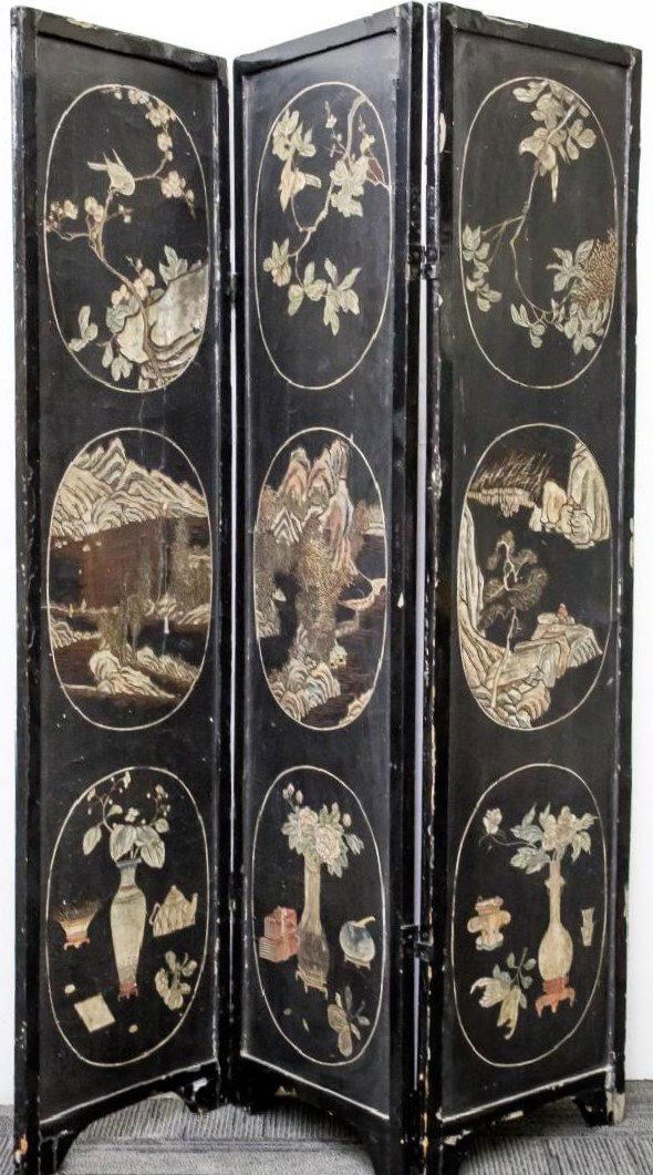 Chinese three-panel lacquer Screen (1 of 5)