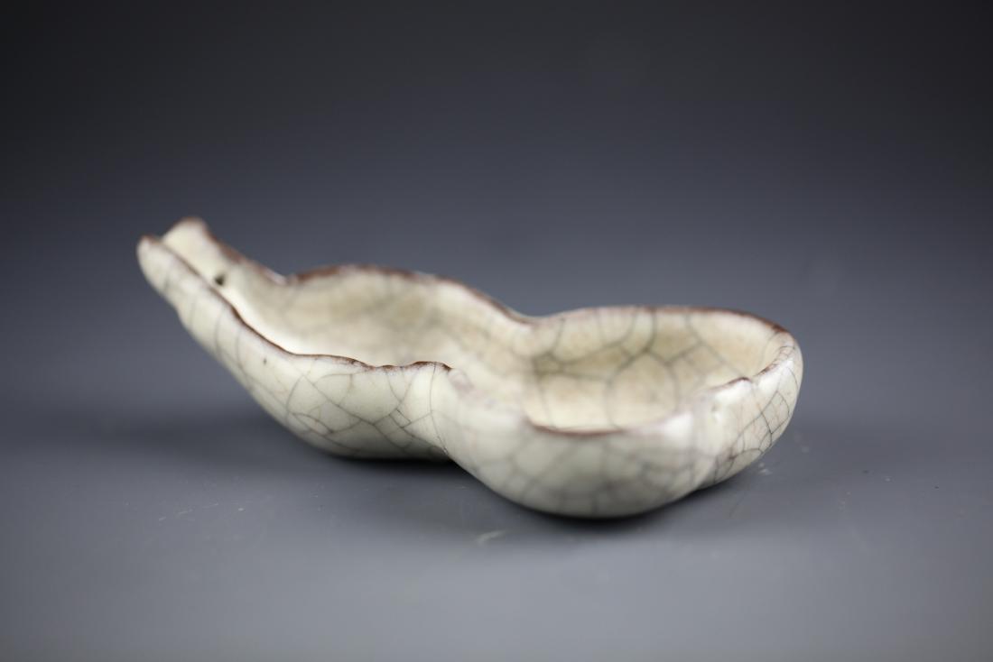 GE TYPE DOUBLE GOURD PORCELAIN WASHER (1 of 7)