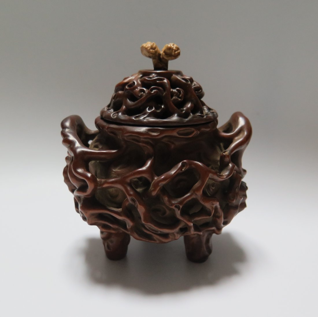 CARVED AND PIERCED BOXWOOD INCENSE BURNER: CARVED AND PIERCED BOXWOOD INCENSE BURNER Dimension: 5 1/2" (14cm) H. A LIST OF RECOMMENDED THIRD-PARTY SHIPPER IS AVAILABLE UNDER SHIPPING INFORMATION. PLEASE FEEL FREE TO CONTACT THEM FOR A QUOTE.