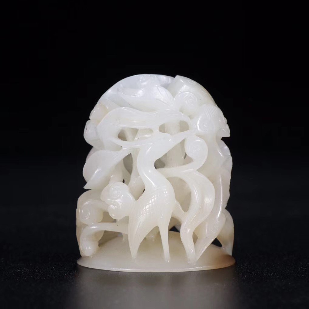 Chinese Carved And Pierced White Jade Finial: CHINESE CARVED AND PIERCED WHITE JADE FINIAL Dimension: 2" (5.1cm) H. A LIST OF RECOMMENDED THIRD-PARTY SHIPPER IS AVAILABLE UNDER SHIPPING INFORMATION. PLEASE FEEL FREE TO CONTACT THEM FOR A QUOTE.