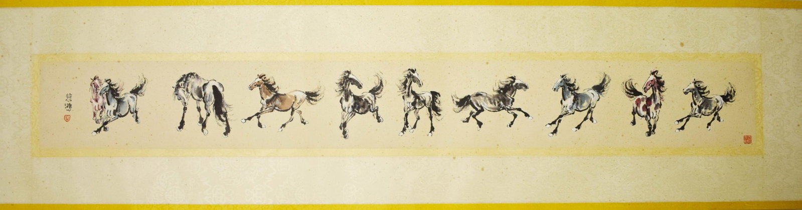 Chinese Painting of Horses, XU BEIHONG: Chinese Painting of Horses, XU BEIHONG ink and color on paper Dimension: 39" (99cm). A LIST OF RECOMMENDED THIRD-PARTY SHIPPER IS AVAILABLE UNDER SHIPPING INFORMATION. PLEASE FEEL FREE TO CONTACT THEM