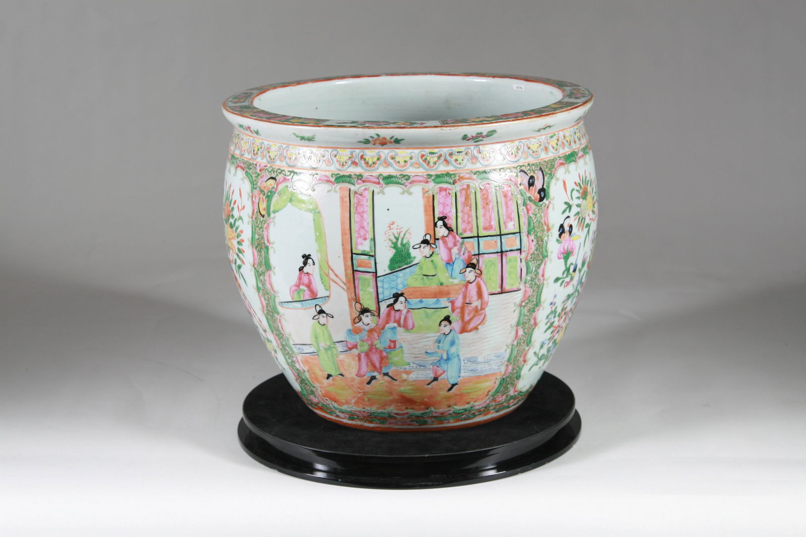 Chinese Rose Medallion Planter, 19th C. (1 of 5)