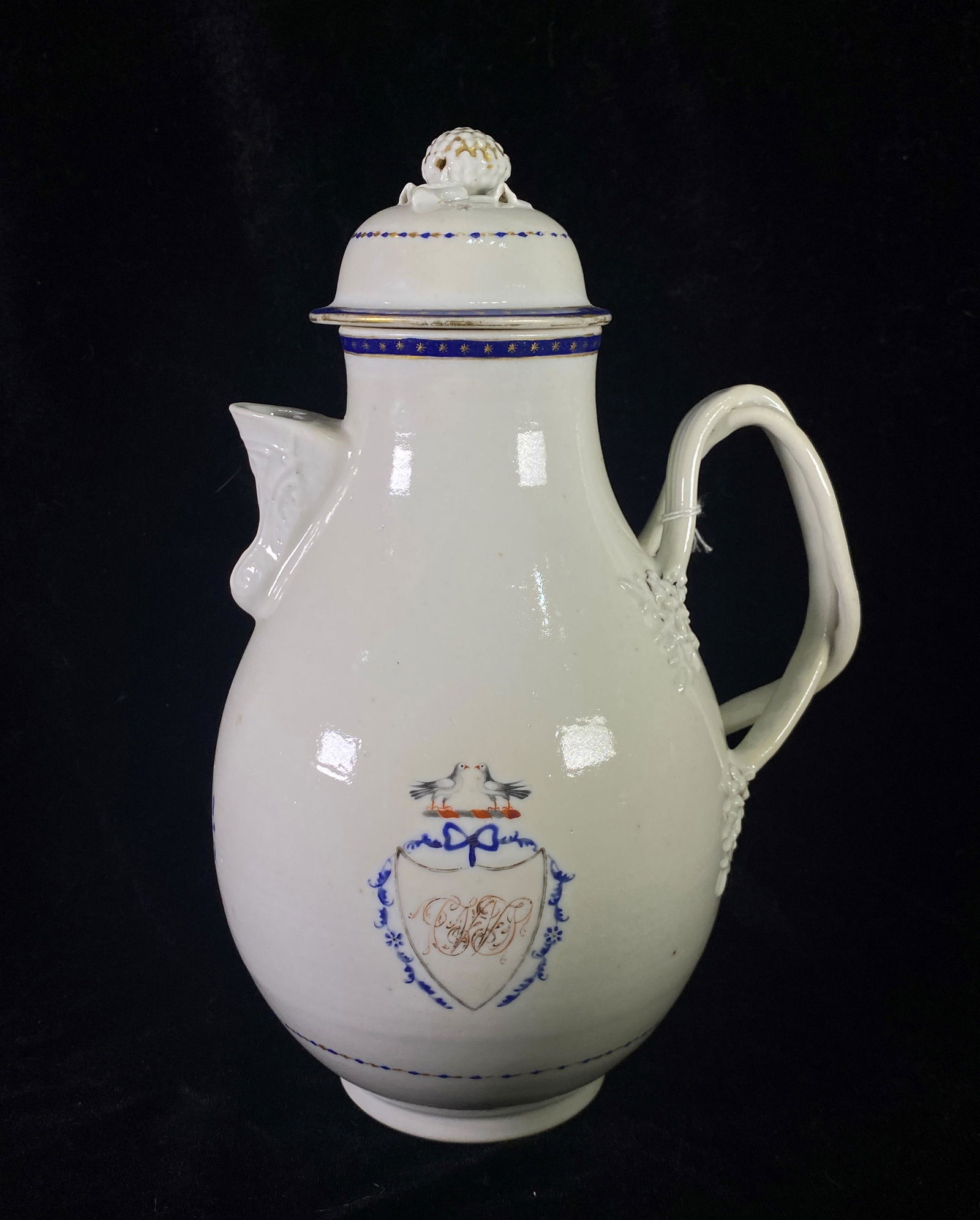 Chinese Export Porcelain Serveware: Chinese Export Porcelain Serveware A LIST OF RECOMMENDED THIRD-PARTY SHIPPER IS AVAILABLE UNDER SHIPPING INFORMATION. PLEASE FEEL FREE TO CONTACT THEM FOR A QUOTE.