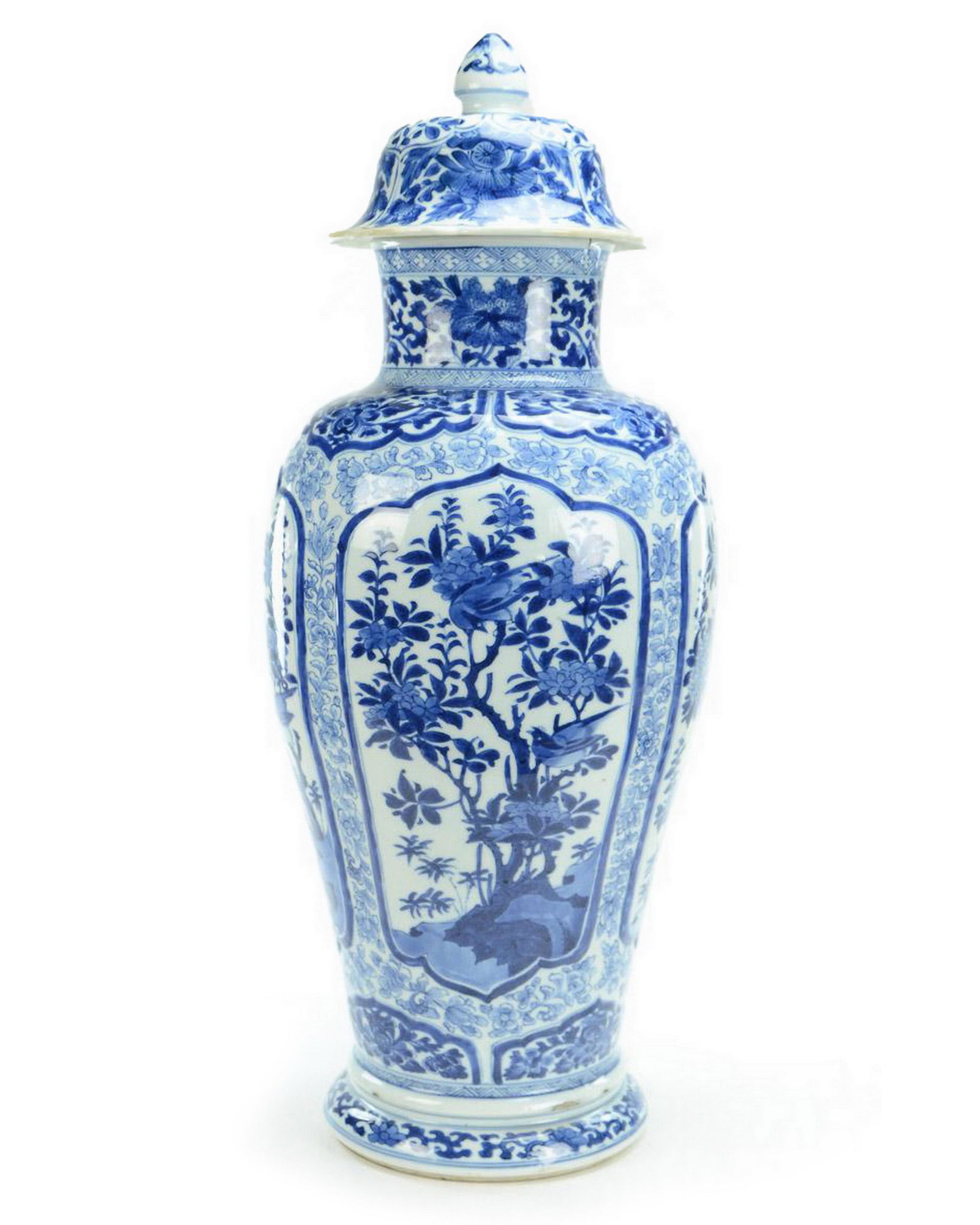 Large Kangxi Blue and White Porcelain Covered Vase (1 of 5)