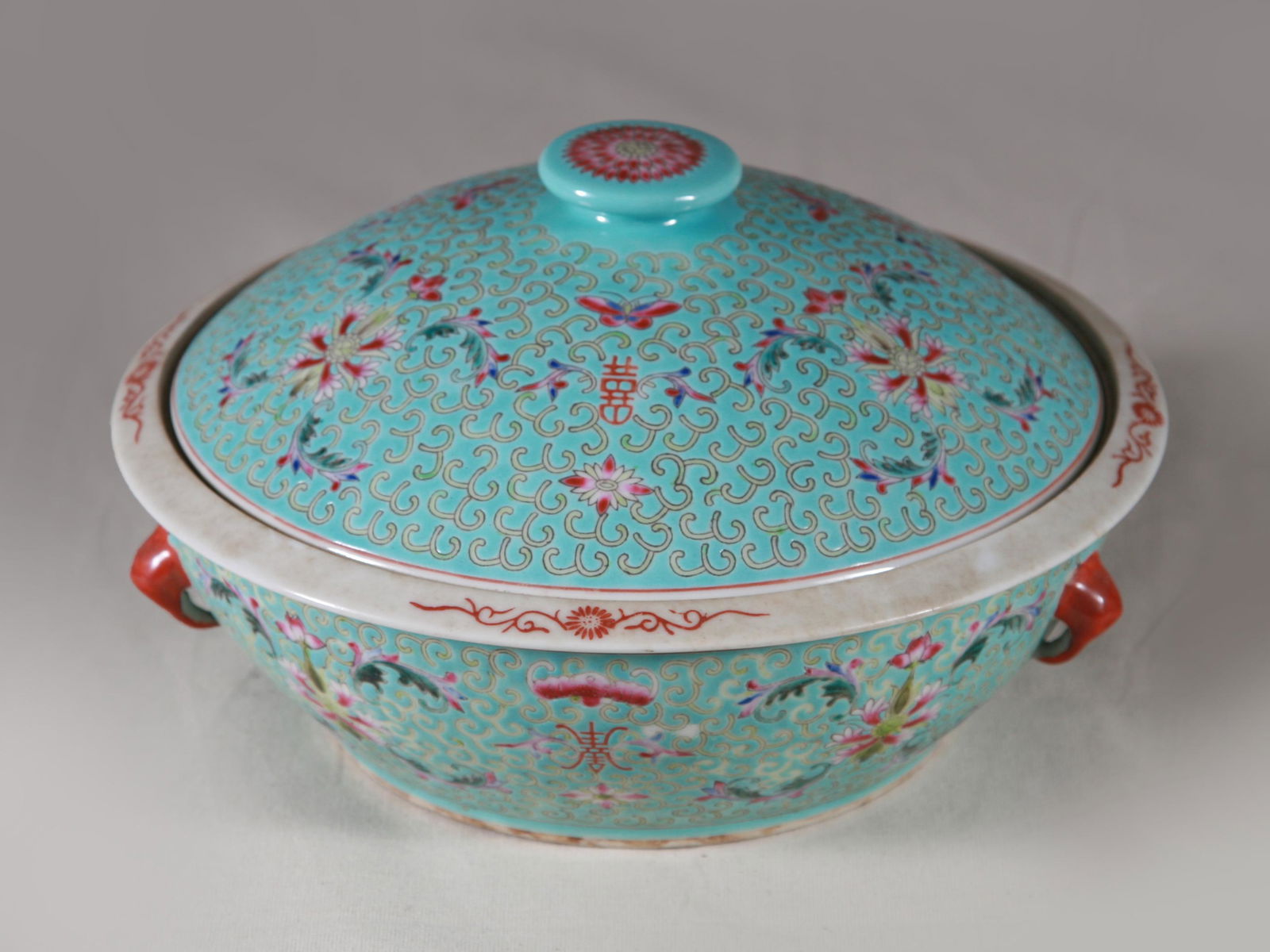 Chinese Famille Rose Covered Serving Vessel, Republic (1 of 6)