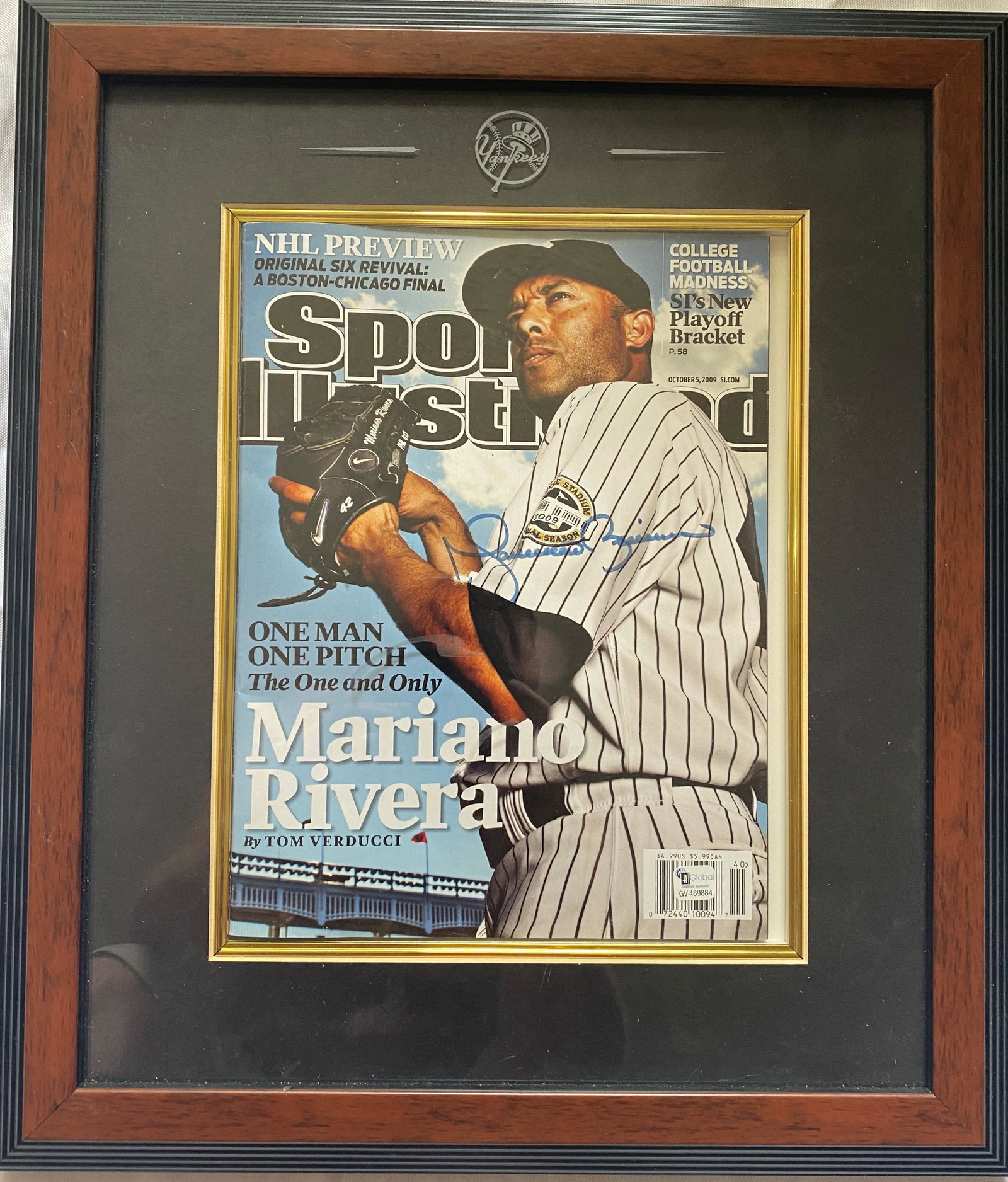 Mariano Rivera Autographed Soprts Illustrated Global Authenticated (1 of 1)