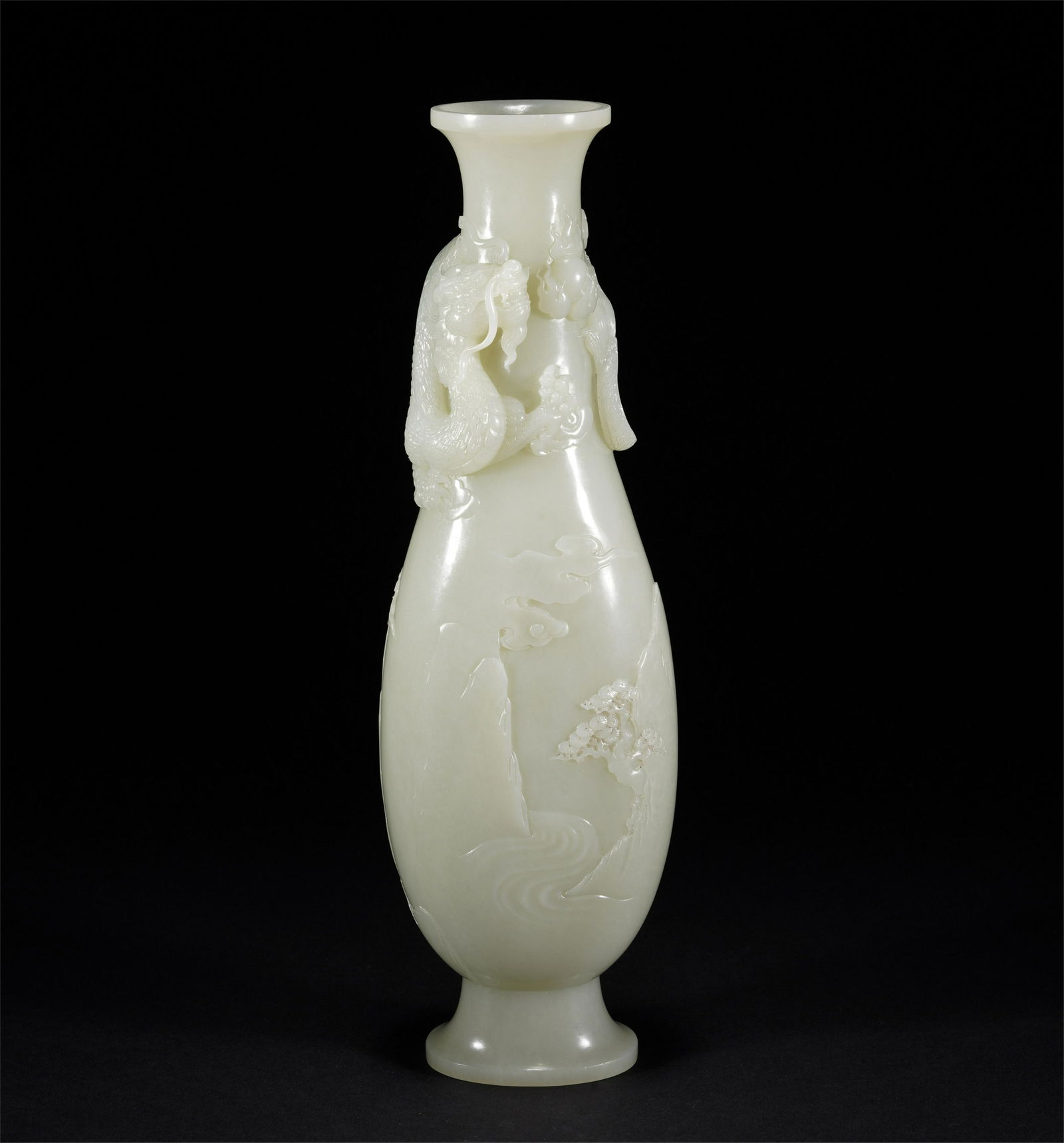 A FINE CARVED WHITE JADE DRAGON VASE (1 of 12)