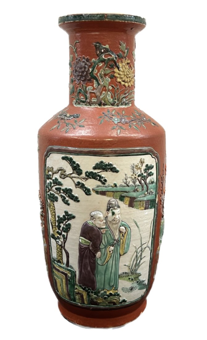 LARGE CHINESE FAMILLE ROSE VASE (1 of 7)