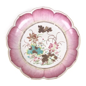 CHINESE EXPORT PORCELAIN LOTUS SHAPED DISH