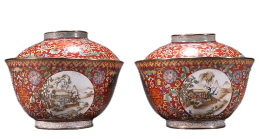 A PAIR OF CHINESE ENAMEI CUPS WITH MARK