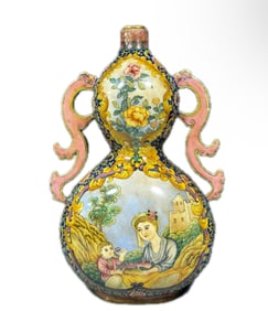 CHINESE ENAMEI VASE WITH MARK