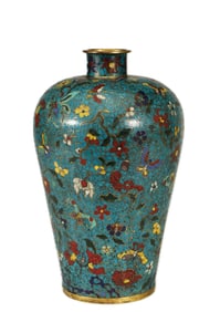 A CLOISONNE ENAMEL VASE MEIPING