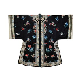 A CHINESE EMBROIDERED BUTTERFLIES LADY ROBE