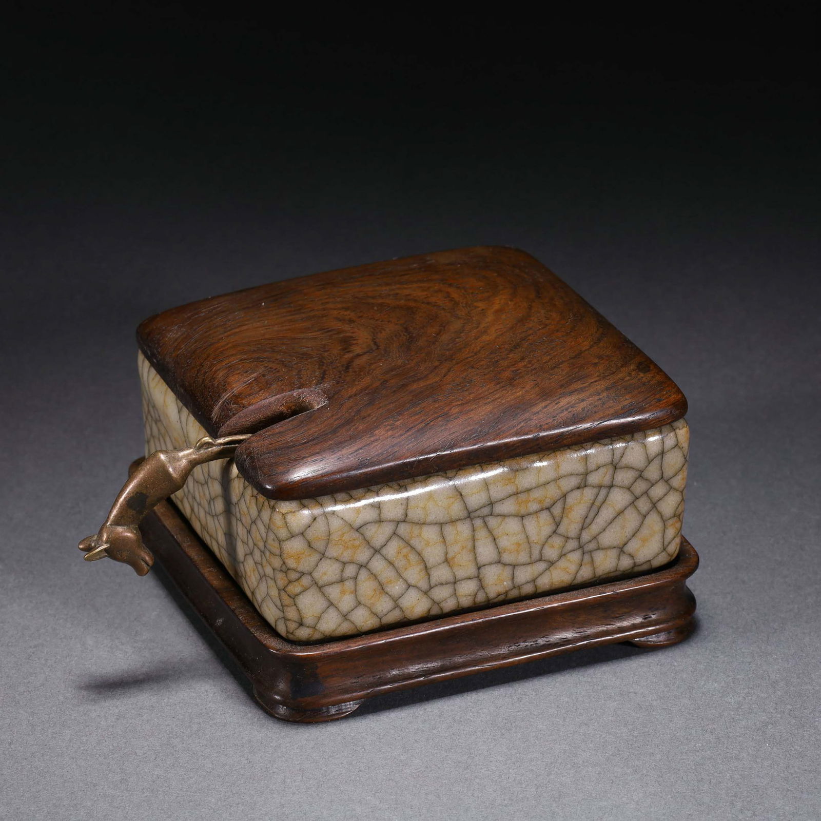 A GE-WARE SQUARED WATERPOT (1 of 6)