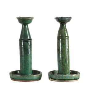 A PAIR OF QING DYNASTY GREEN GLAZED POTTERY INCENSE OIL LAMP
