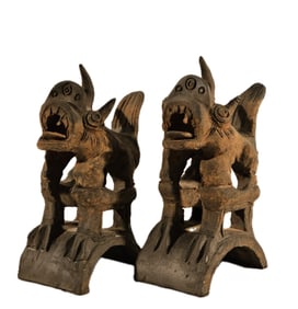 A PAIR OF CHINESE POTTERY CAT FORM ROOF TILES