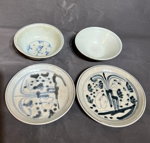 FOUR BLUE AND WHITE PORCELAIN BOWLS AND DISHES