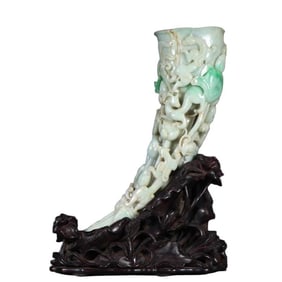 QING DYNASTY CARVED JADEITE RHYTON CUP