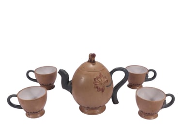 A YIXING ZISHA “FLORAL MOTIF” TEAPOT SET