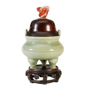 A CELADON GLAZE TRIPOD CENSER