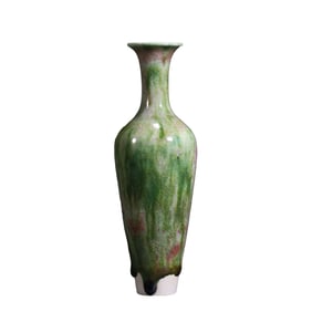 A GREEN PEACH BLOOM GLAZE AMPHORA VASE