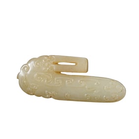 AN IMPERIAL CARVED JADE HAND-SCROLL HOOK