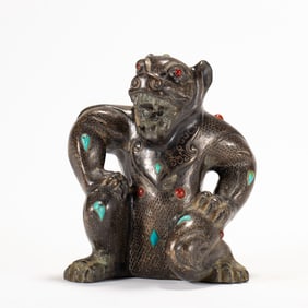 A HARDSTONES DECORATED GOLD AND SILVER INLAID BRONZE BEAST